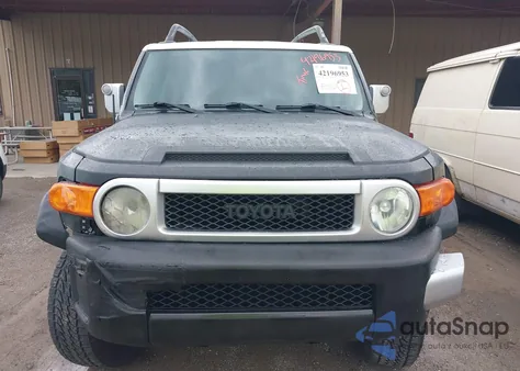 2007 Toyota Fj Cruiser z USA, uszkodzony, nr VIN JTEBU11F070007123